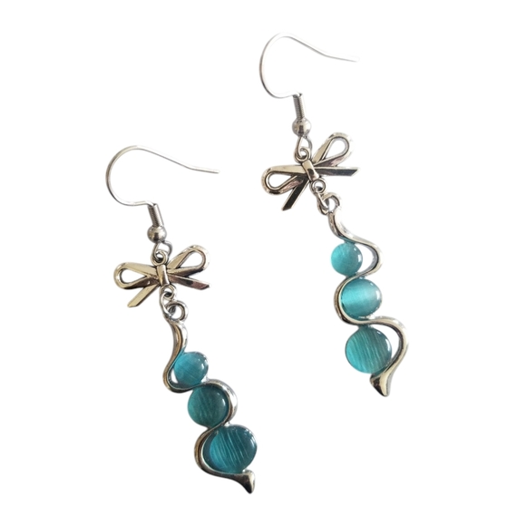 Handcrafted Wavy Bow Earrings - Picture 2 of 4